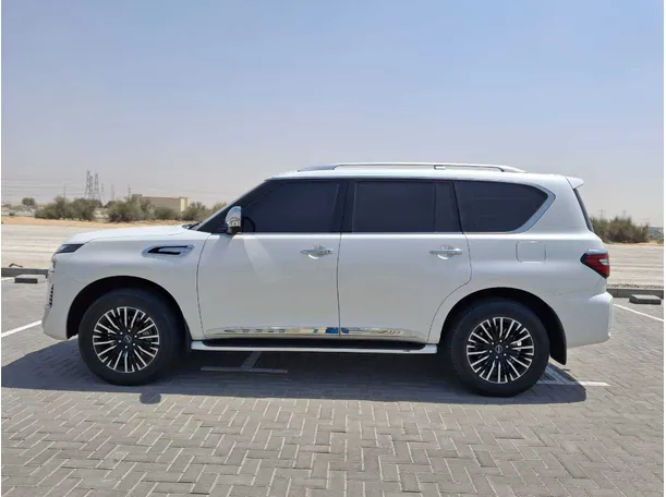 Car image 8