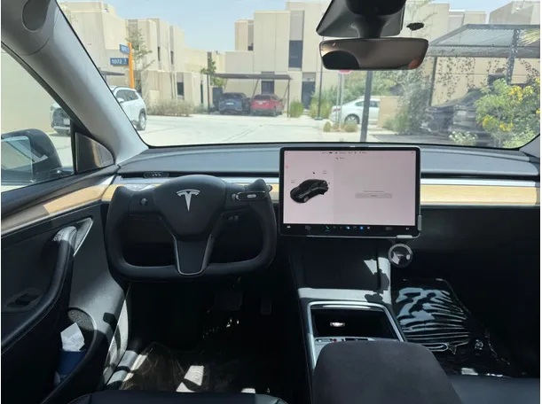 Car image 17