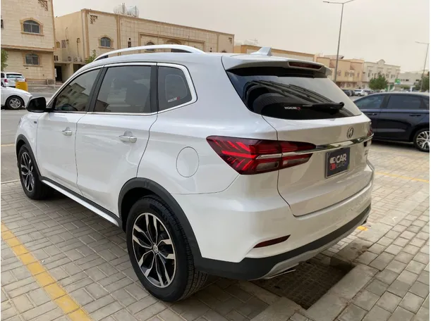 Car image 7