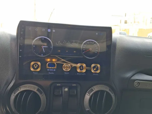 Car image 17