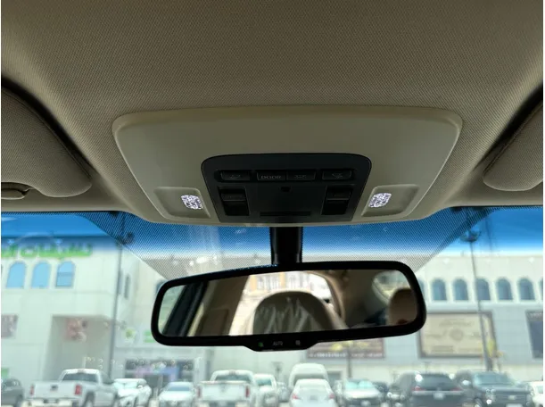 Car image 28