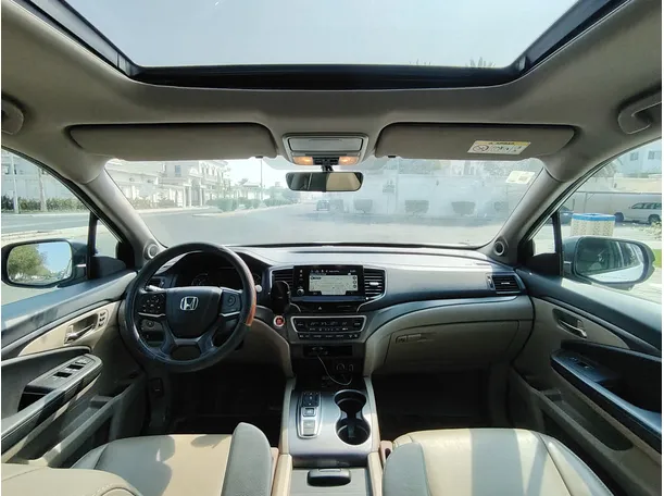 Car image 17