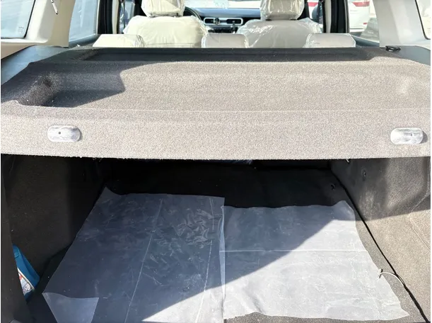 Car image 24