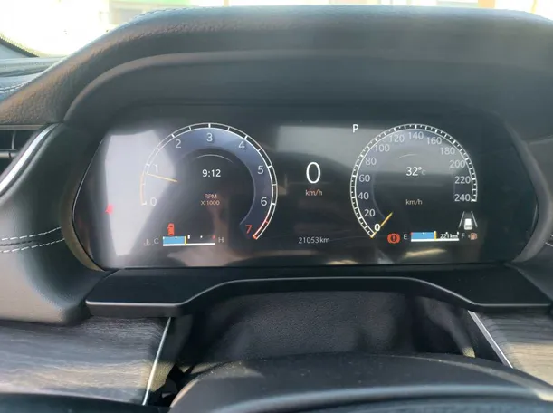 Car image 19