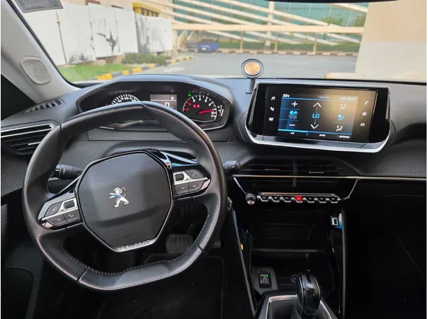 Car image 13