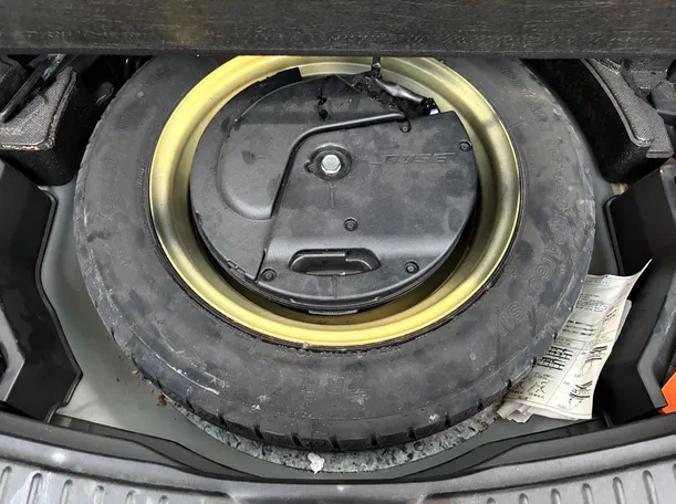 Car image 28