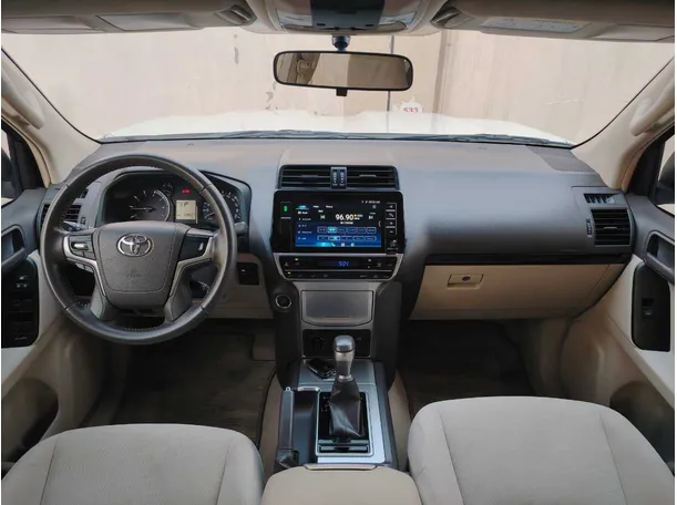 Car image 18