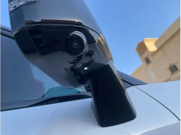 Car image 26