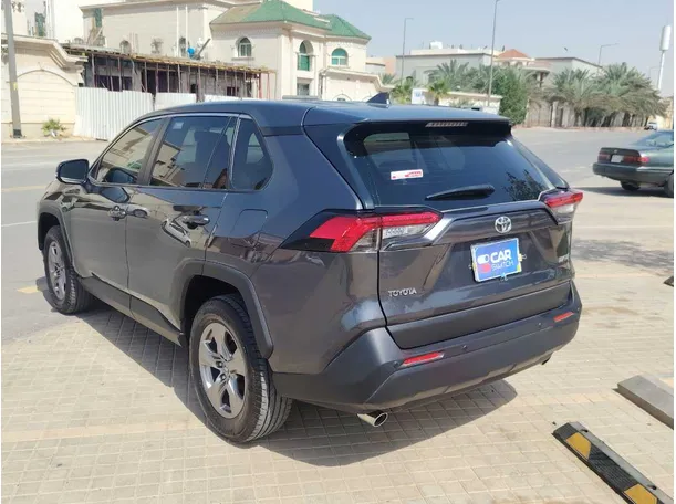 Car image 7