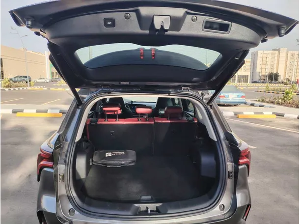 Car image 23