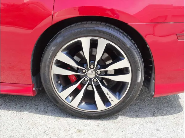 Car image 10