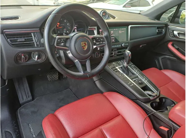 Car image 11