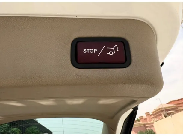 Car image 26