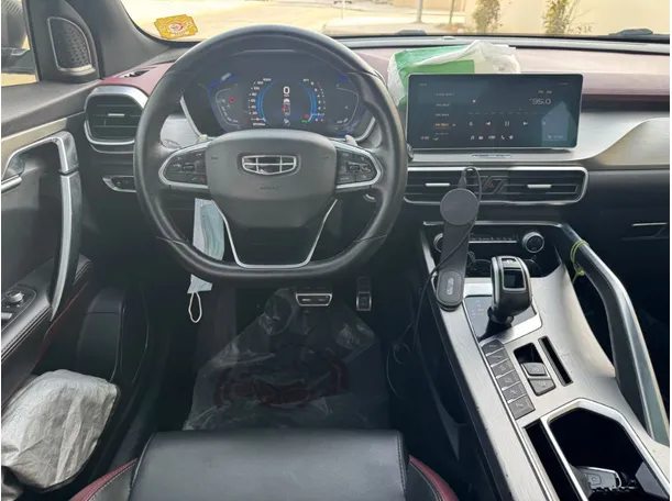Car image 17