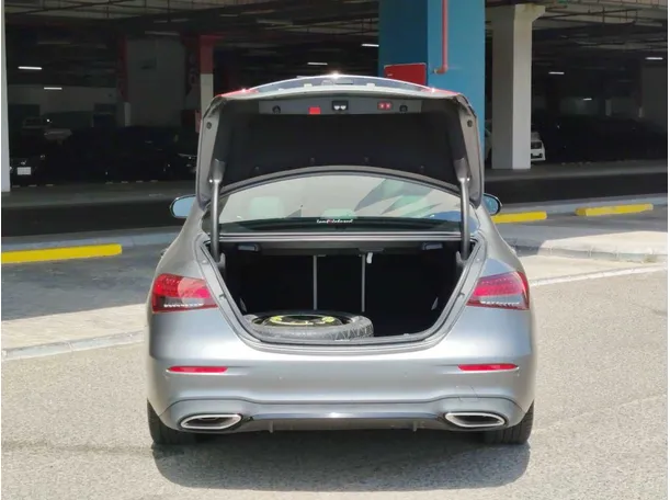 Car image 28