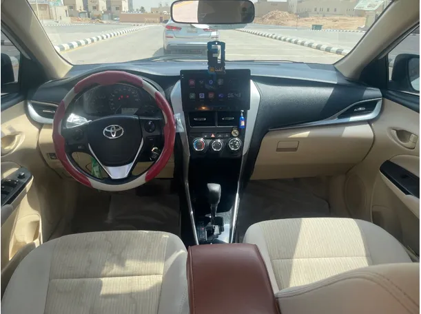 Car image 15