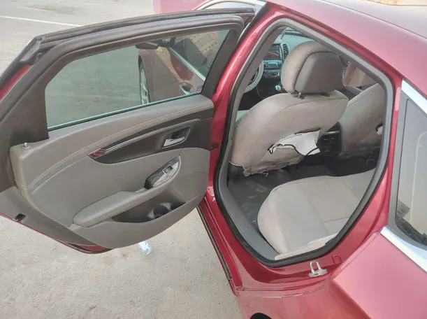 Car image 15