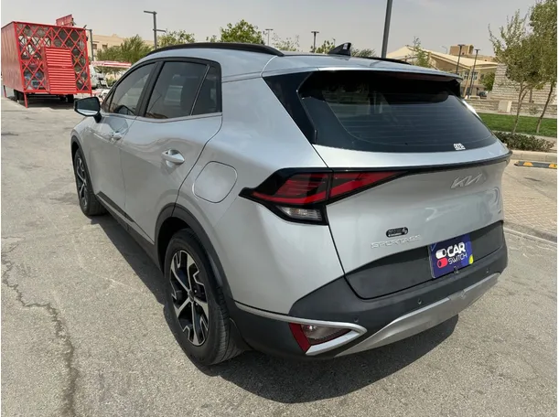 Car image 7