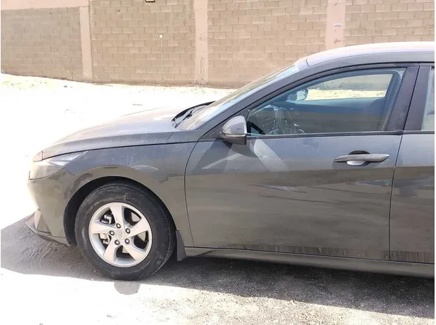 Car image 9
