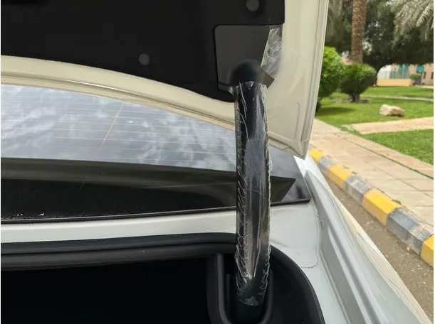 Car image 27