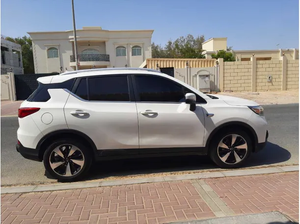 Car image 8