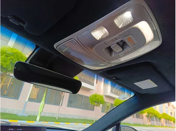 Car image 36