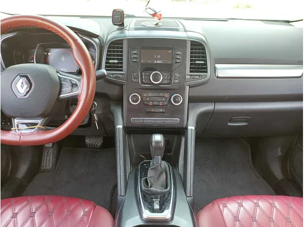 Car image 18