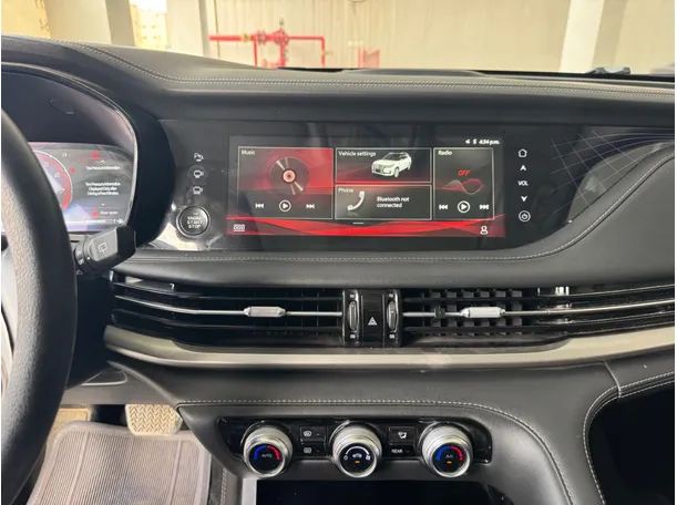 Car image 16