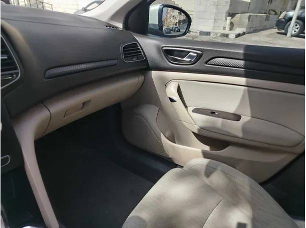 Car image 29