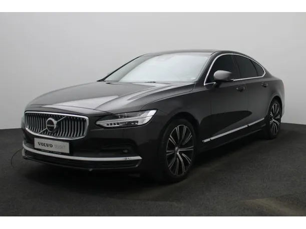 2023 Volvo S90 in UAE