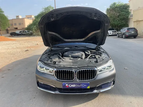 Car image 25