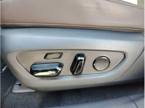 Car image 39