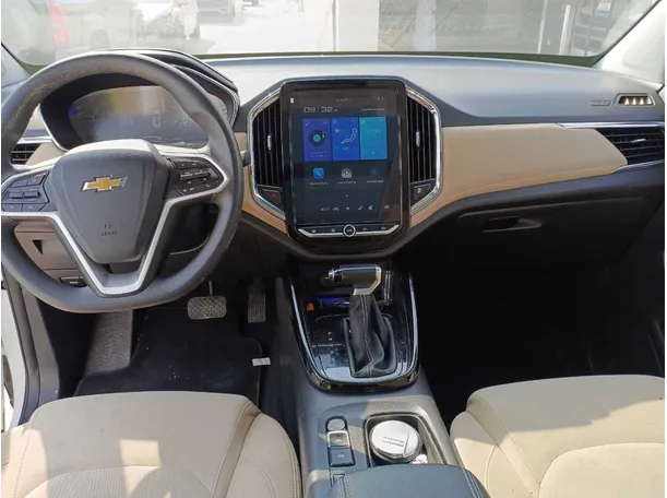 Car image 17