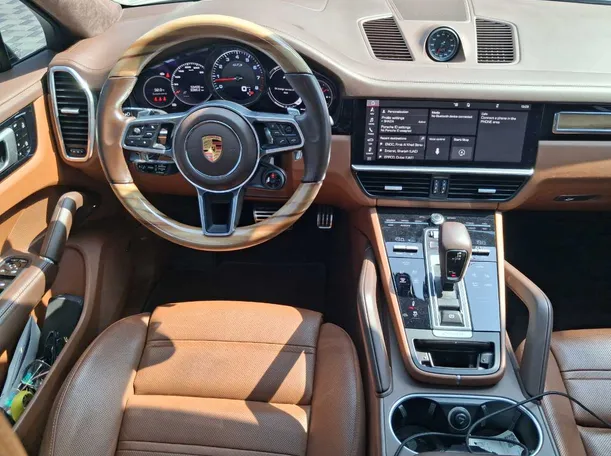 Car image 18