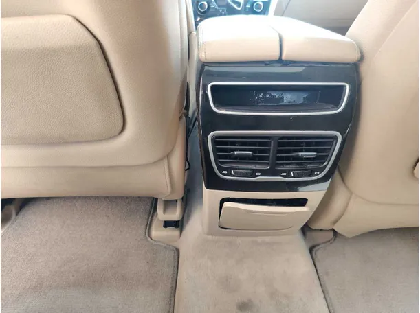 Car image 29