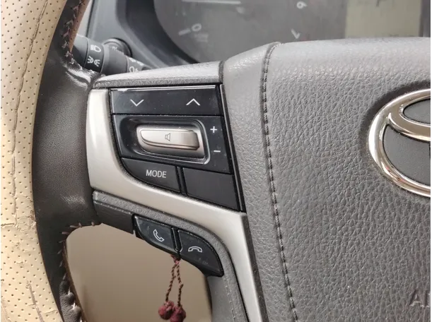 Car image 32