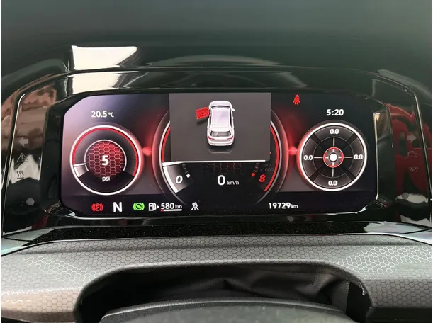 Car image 25