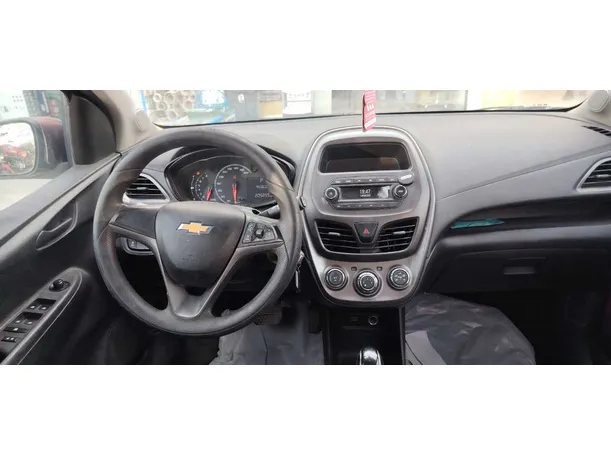 Car image 25