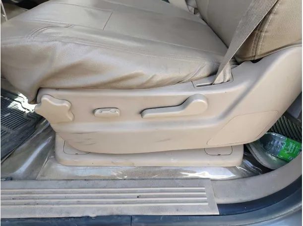 Car image 32
