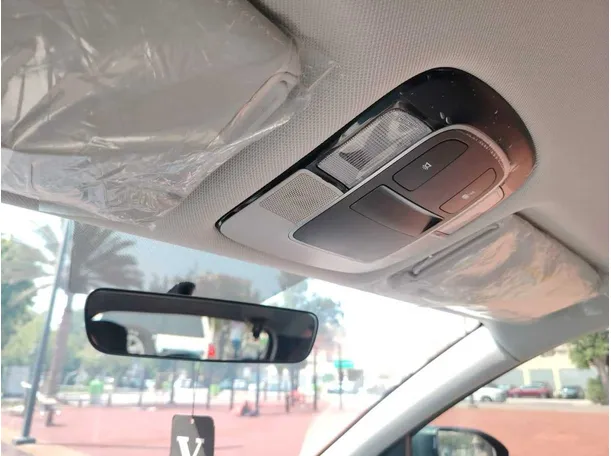 Car image 36
