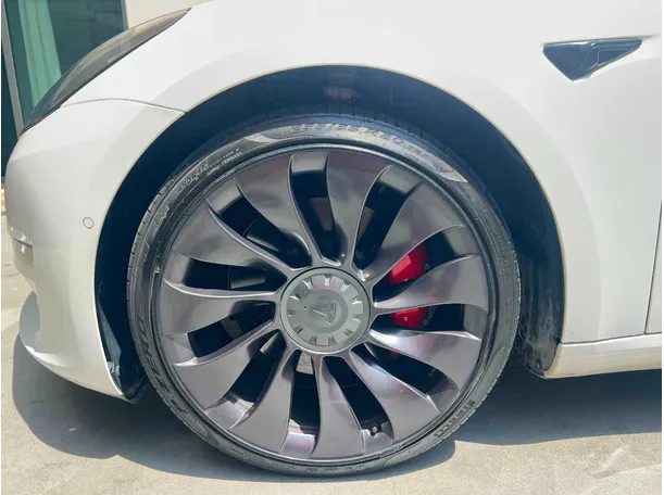 Car image 11