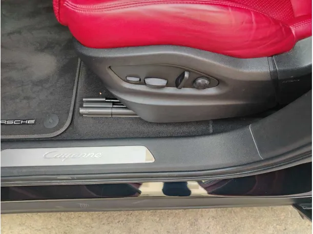Car image 39