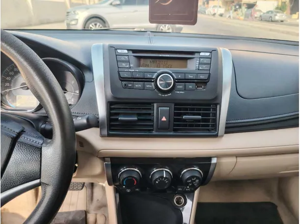 Car image 25