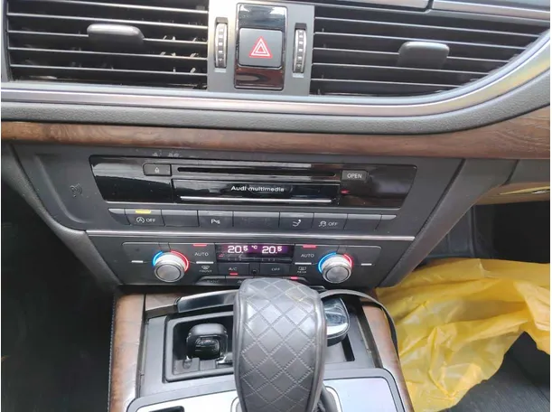 Car image 25