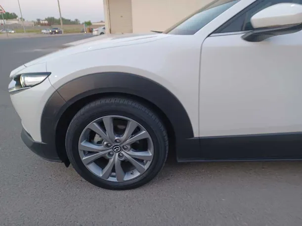 Car image 9