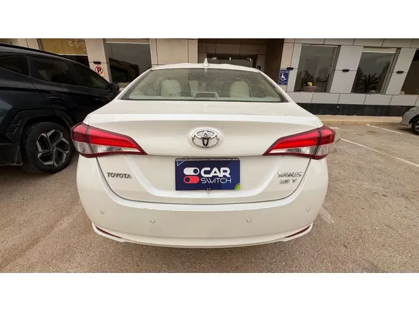 Car image 6