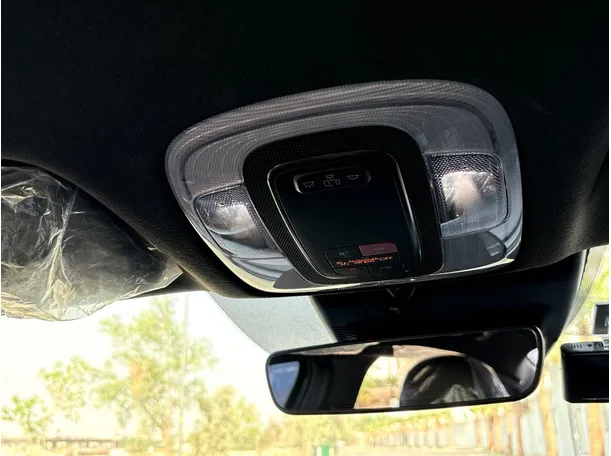 Car image 27