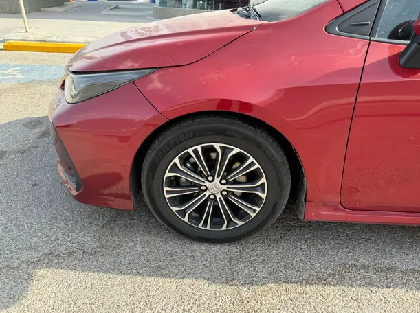 Car image 9