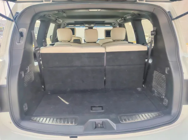 Car image 27