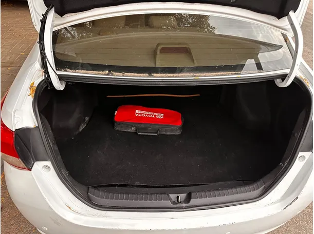 Car image 23